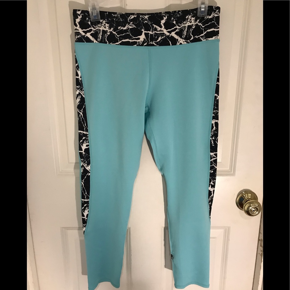 Threads 4 Thought 3/4 lgt blue leggings size Large